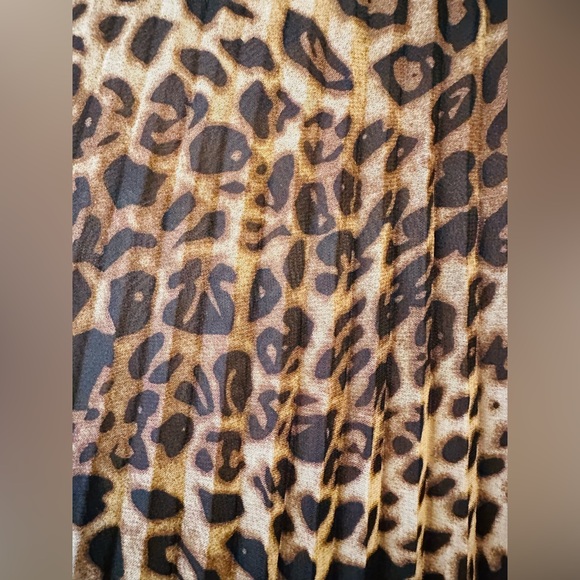 Leopard Print Pleated Chiffon Flowy Maxi Skirt with Sheer Overlay Size Small NWT - Picture 6 of 10